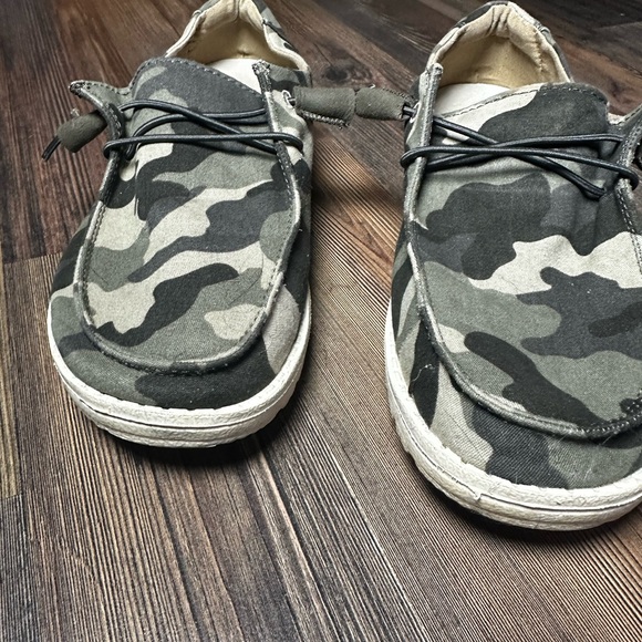 Hey Dudes Women's Wendy Camo Flats - Picture 3 of 6
